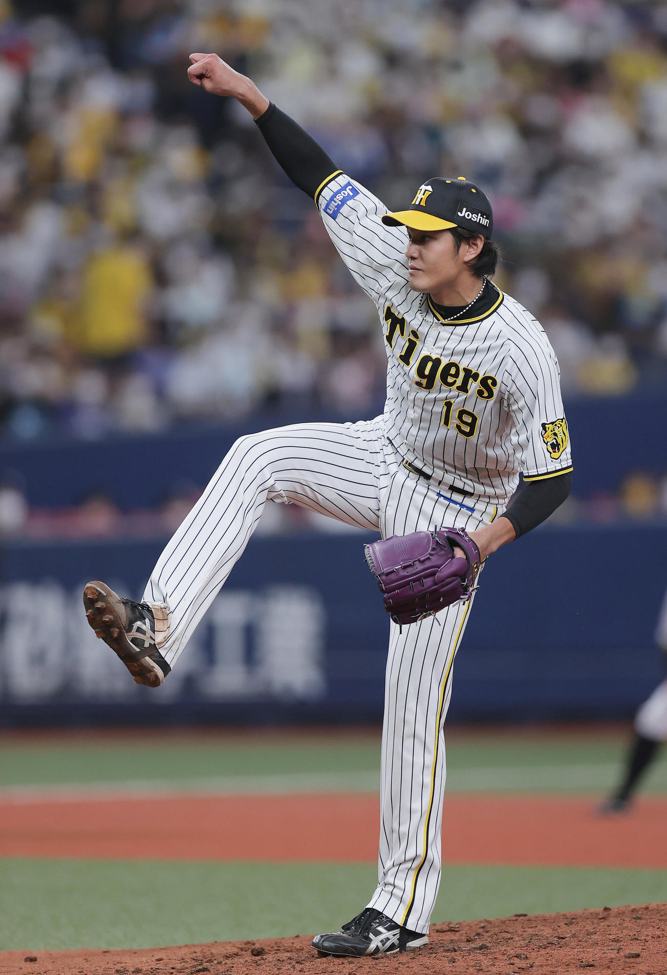 阪神対中日　力投する阪神先発の藤浪（撮影・前田充）