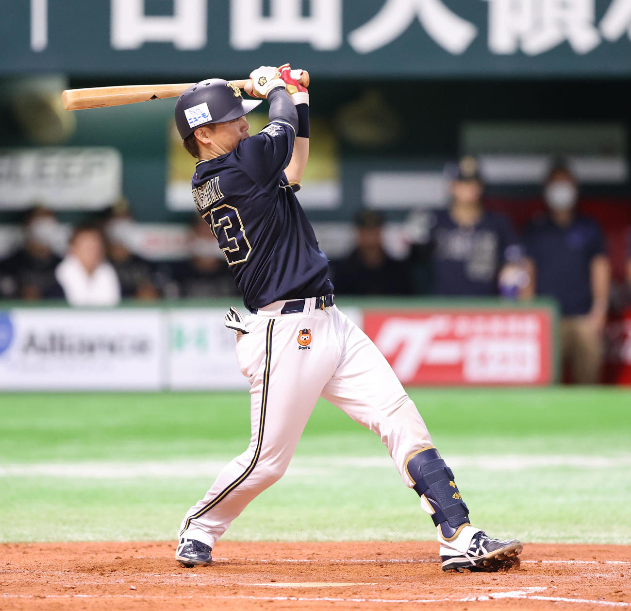 ソフトバンク対オリックス　4回表オリックス1死一、二塁、伏見寅威は左前安打を放つ（撮影・梅根麻紀）