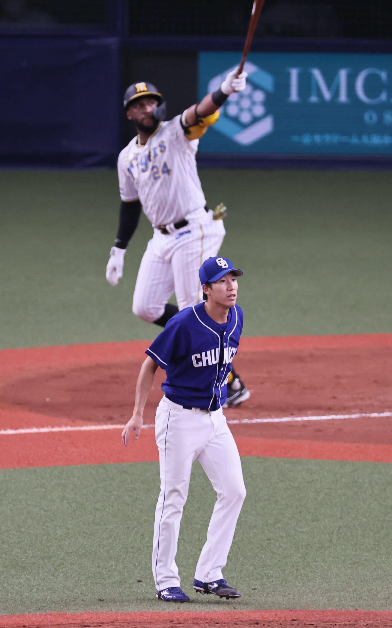 阪神対中日　5回裏阪神2死一、二塁、橋本はロハスに左越え同点3点本塁打を浴びる（撮影・宮崎幸一）