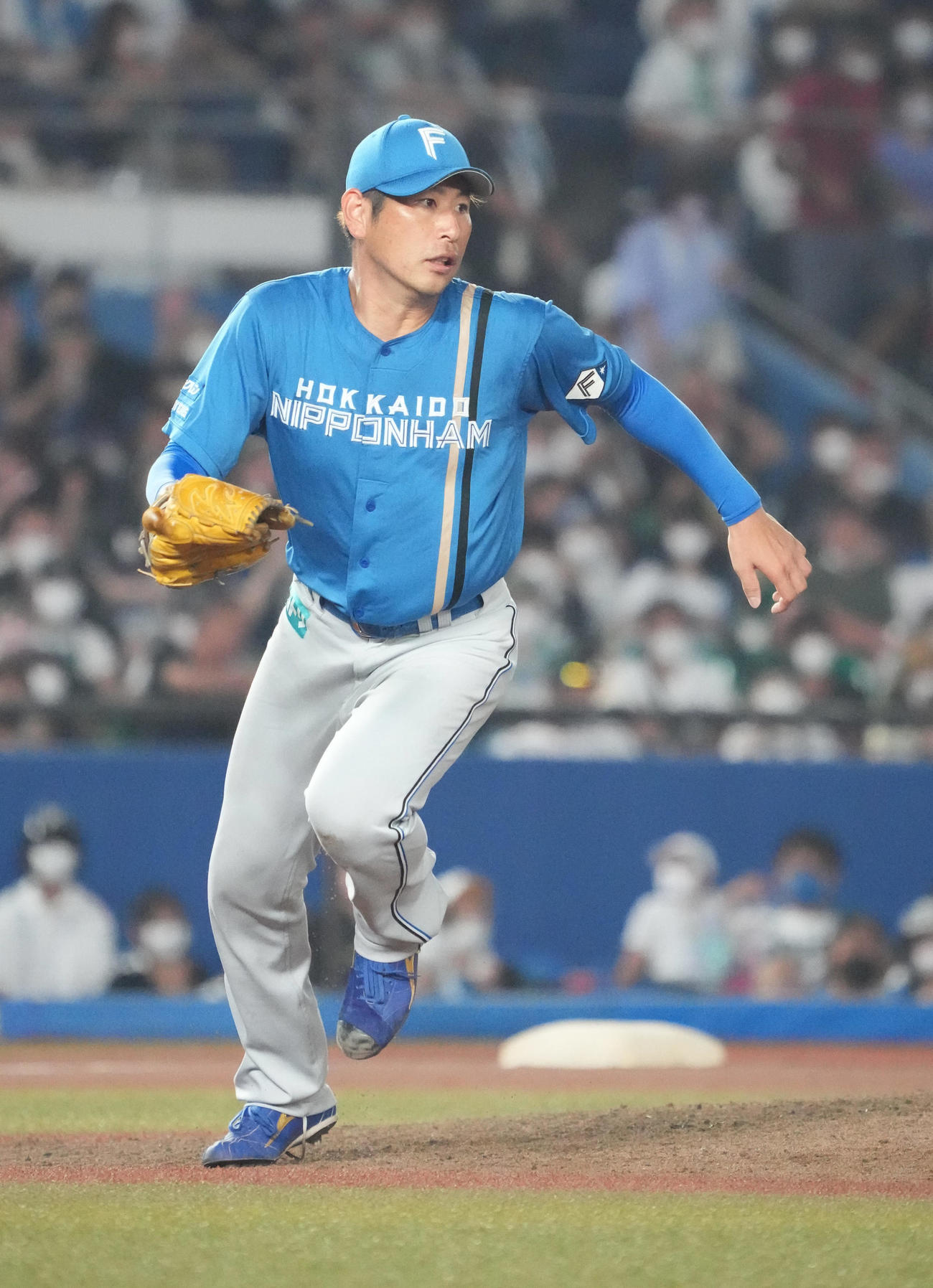 ロッテ対日本ハム　日本ハム先発の加藤（撮影・小沢裕）