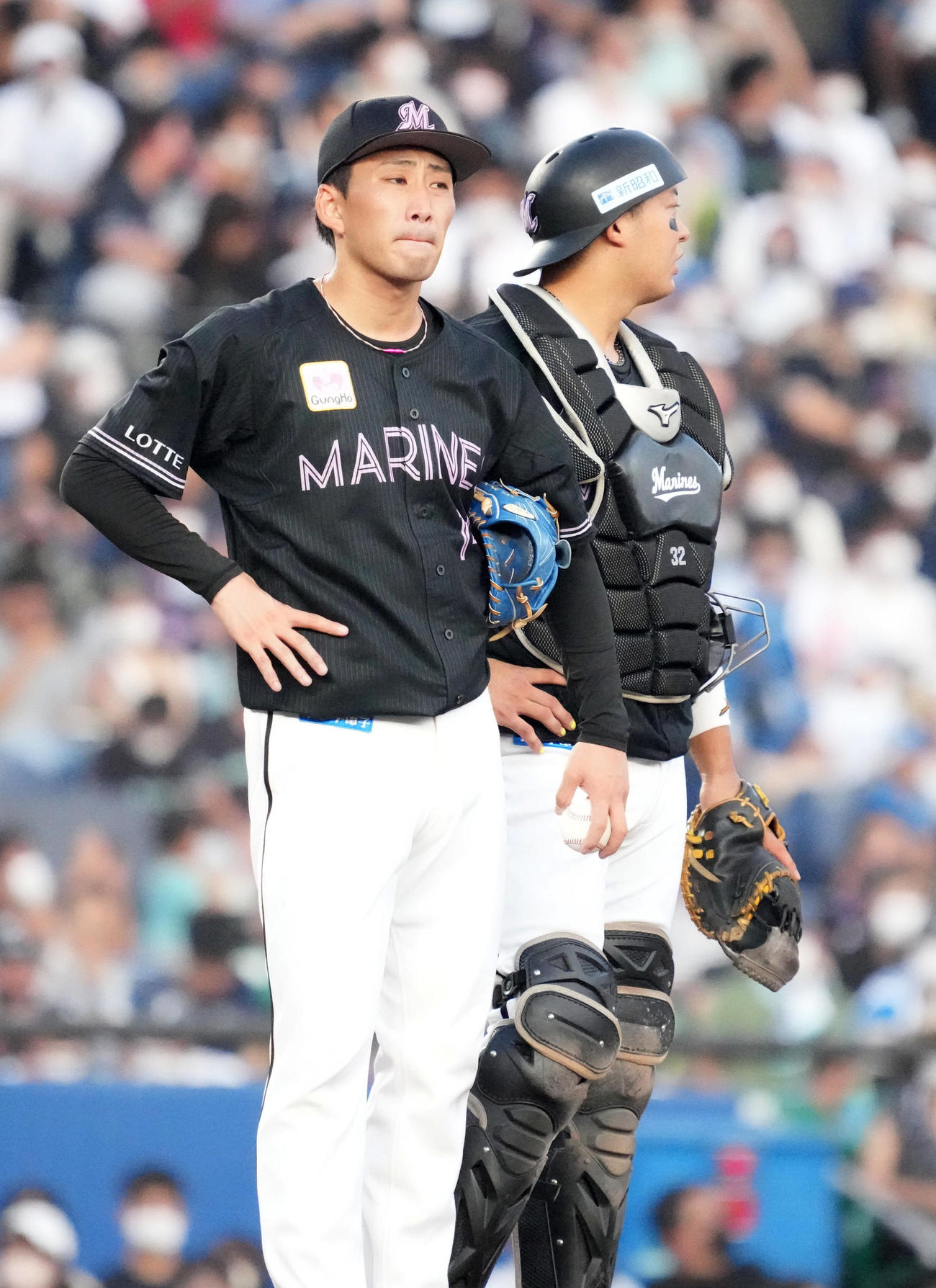 ロッテ対日本ハム　3回途中4失点で降板するロッテ先発の小島（撮影・小沢裕）