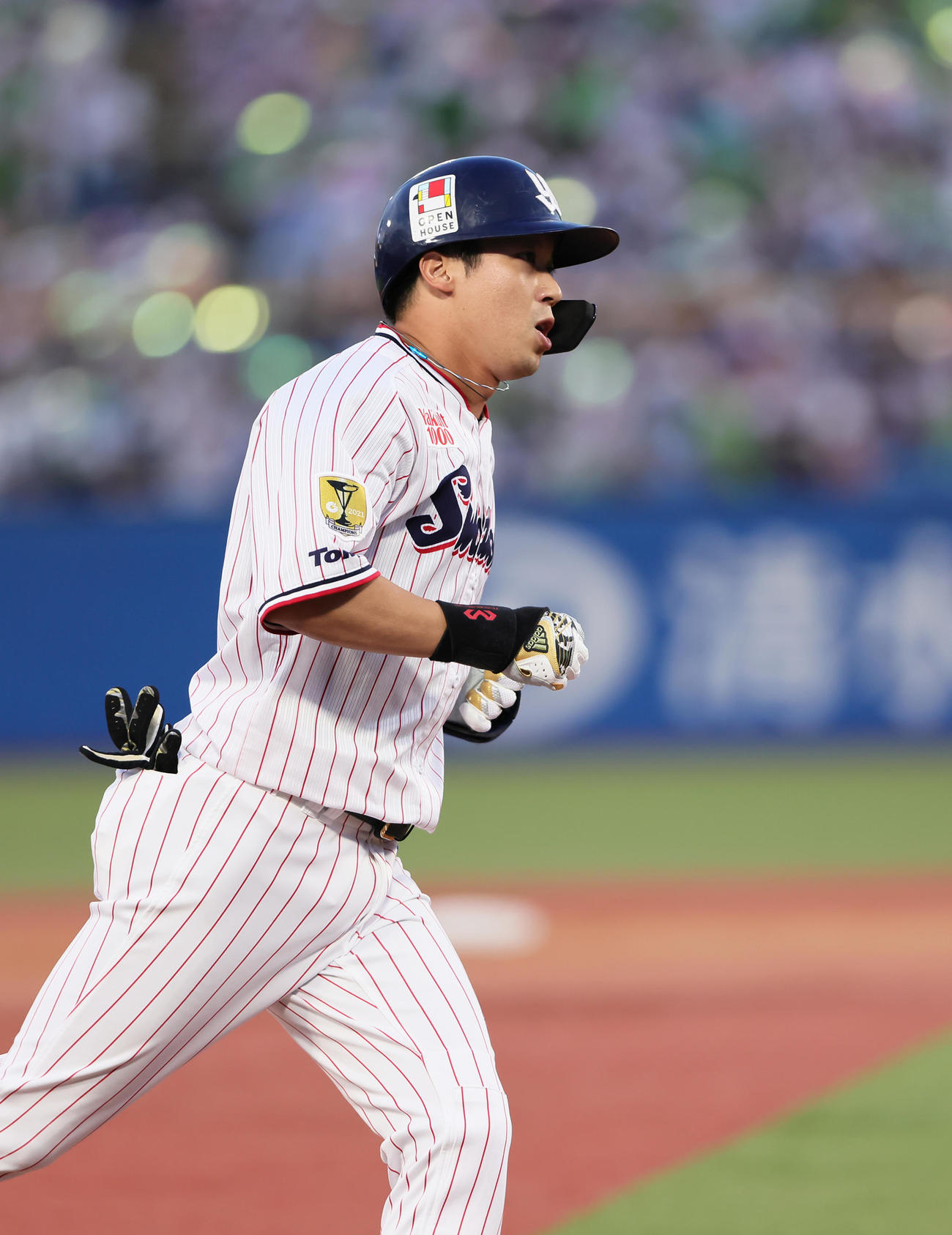 ヤクルト対DeNA  1回裏ヤクルト無死、先頭打者本塁打を放った山田（撮影・足立雅史）