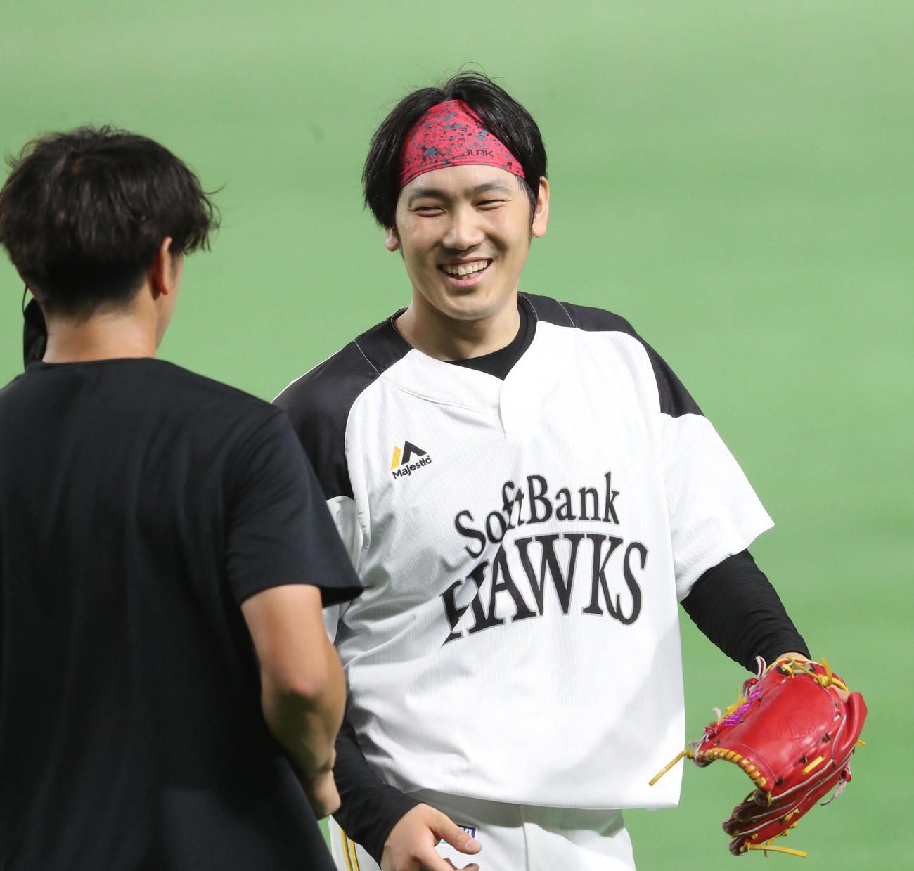 練習中、笑顔いっぱいの石川柊太（撮影・梅根麻紀）