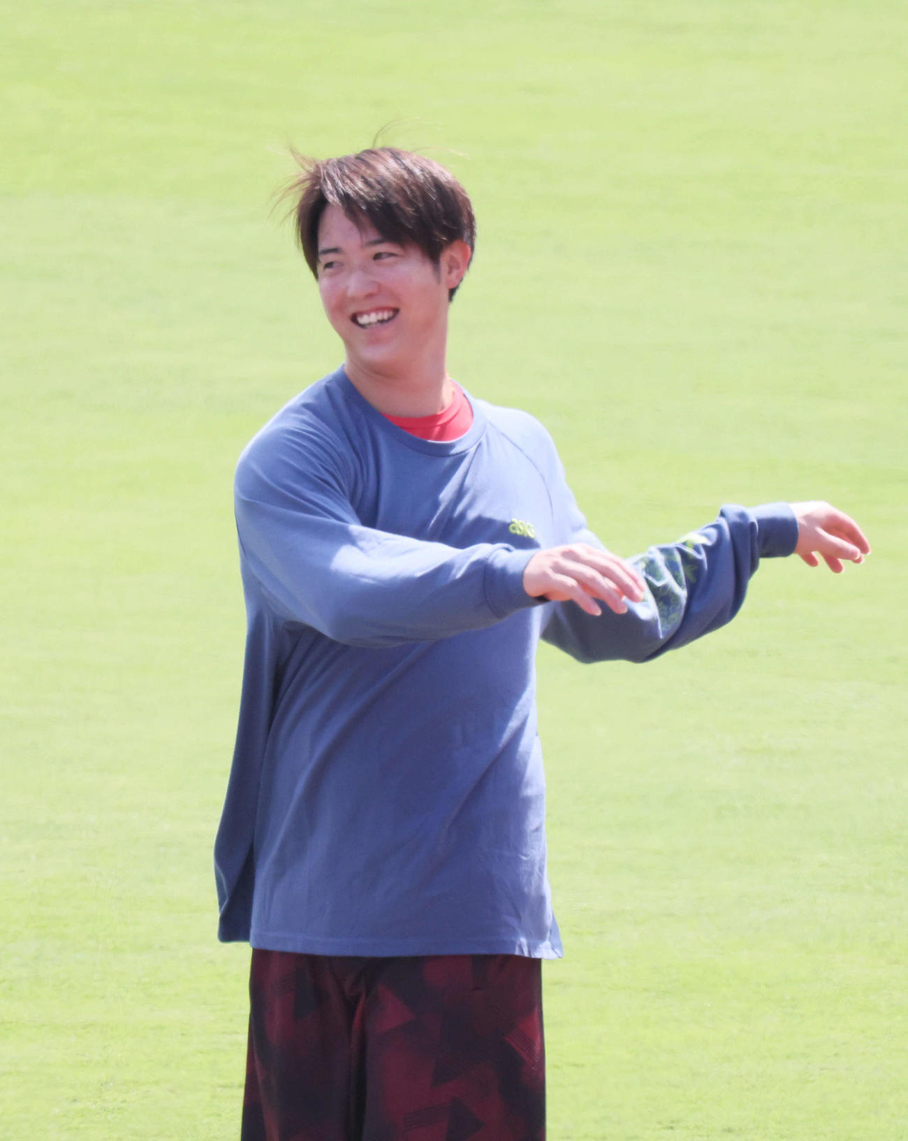 広島投手指名練習　練習中に笑顔をみせる森下（撮影・加藤孝規）