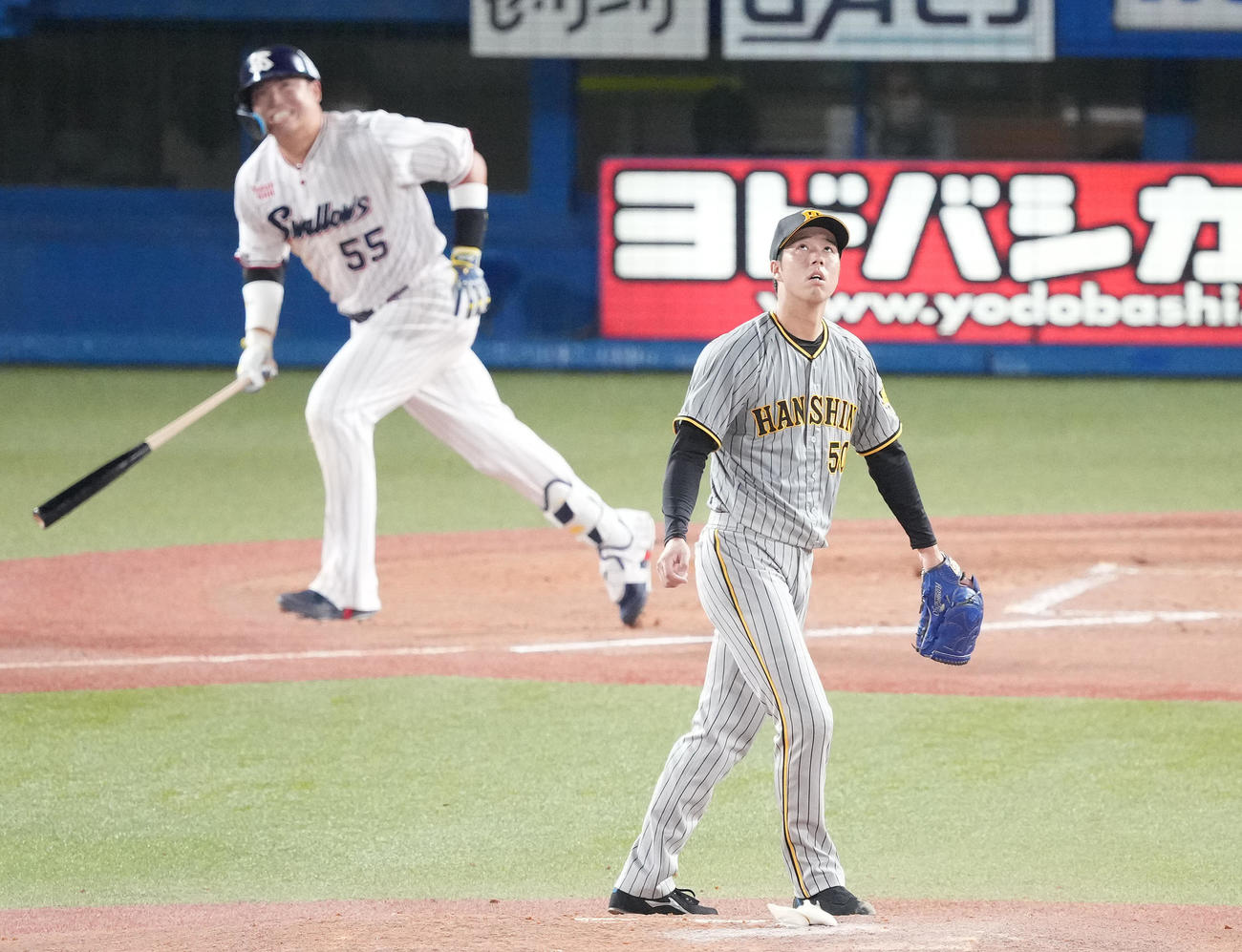 ヤクルト対阪神　3回裏ヤクルト1死三塁、村上に中前適時打を浴びる青柳（撮影・鈴木みどり）