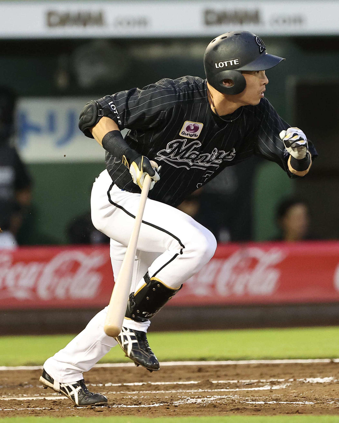 オリックス対ロッテ　3回表ロッテ1死一塁、高部は二塁併殺打に倒れる（撮影・上田博志）