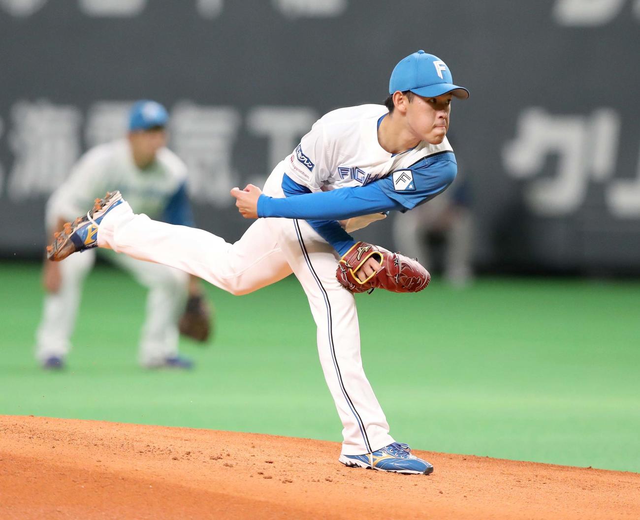 日本ハム対楽天　日本ハム先発の根本（撮影・黒川智章）