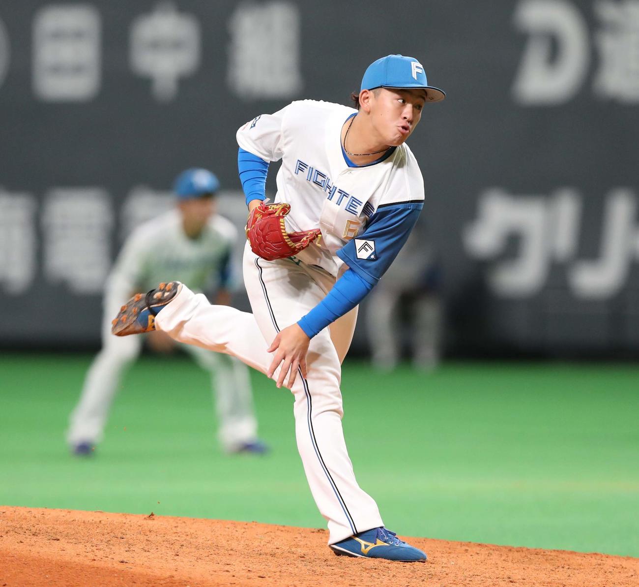 日本ハム対楽天　8回途中登板の北浦（撮影・黒川智章）