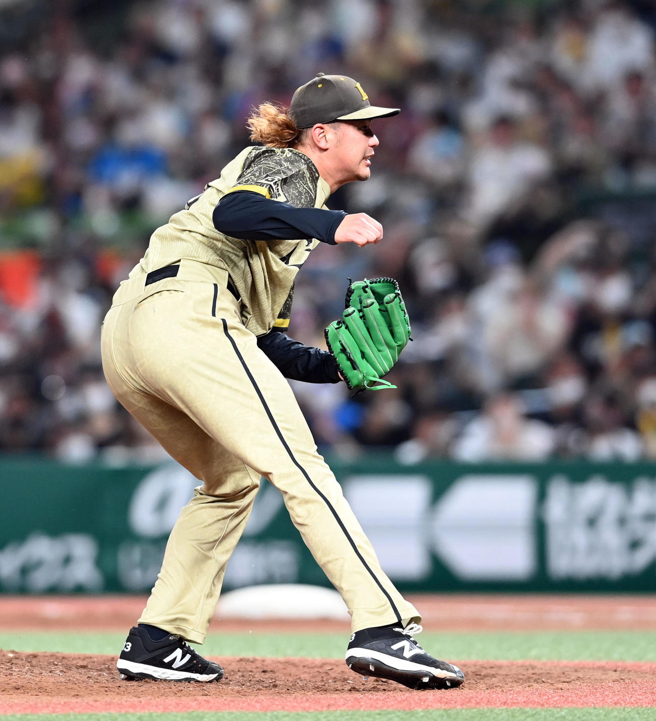 西武対ソフトバンク　3回表ソフトバンク2死、牧原を空振り三振に打ち取った西武の先発高橋（撮影・たえ見朱実）