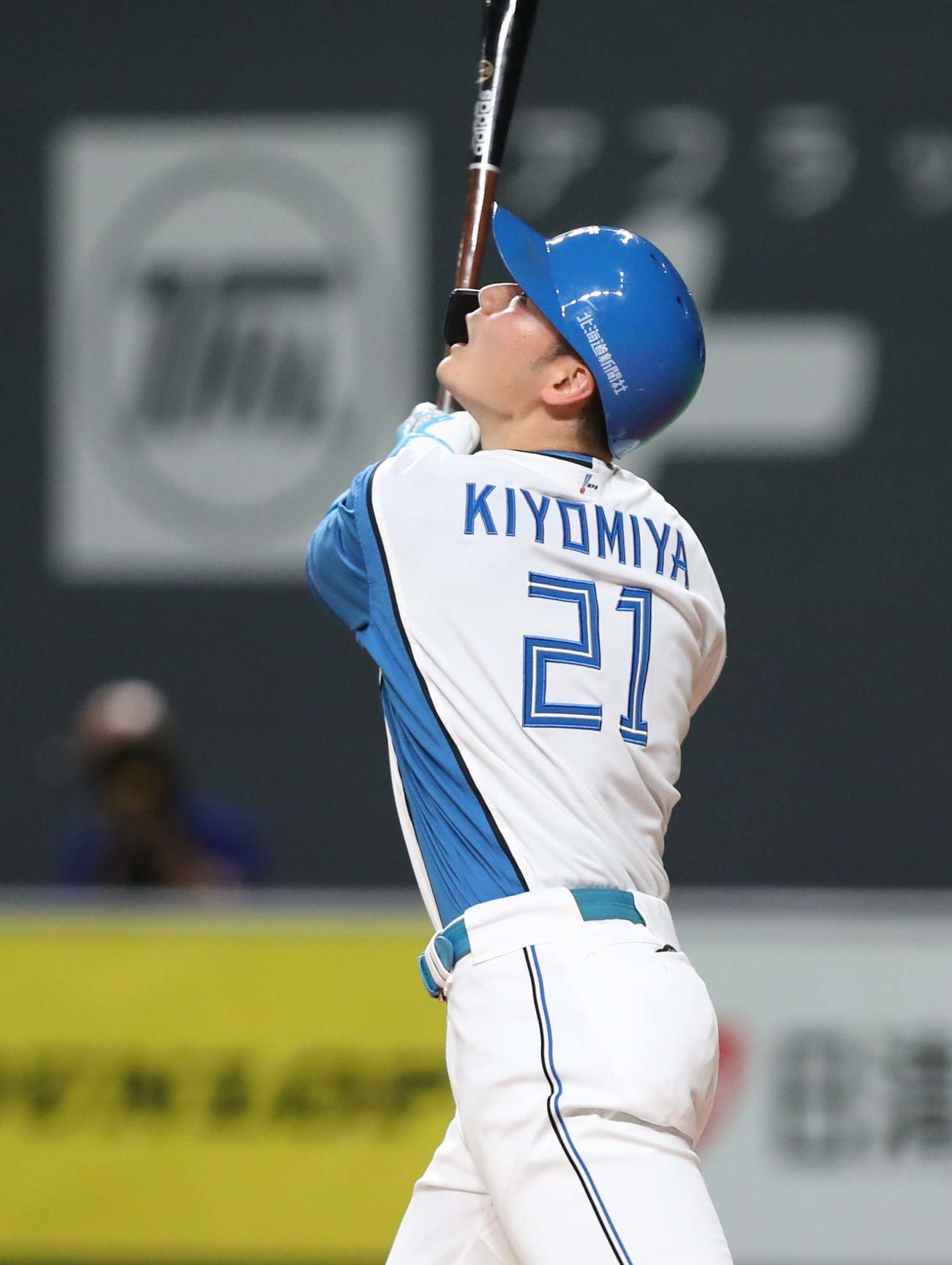 日本ハム対楽天　8回裏日本ハム無死、代打で登場も遊飛に終わる清宮（撮影・黒川智章）