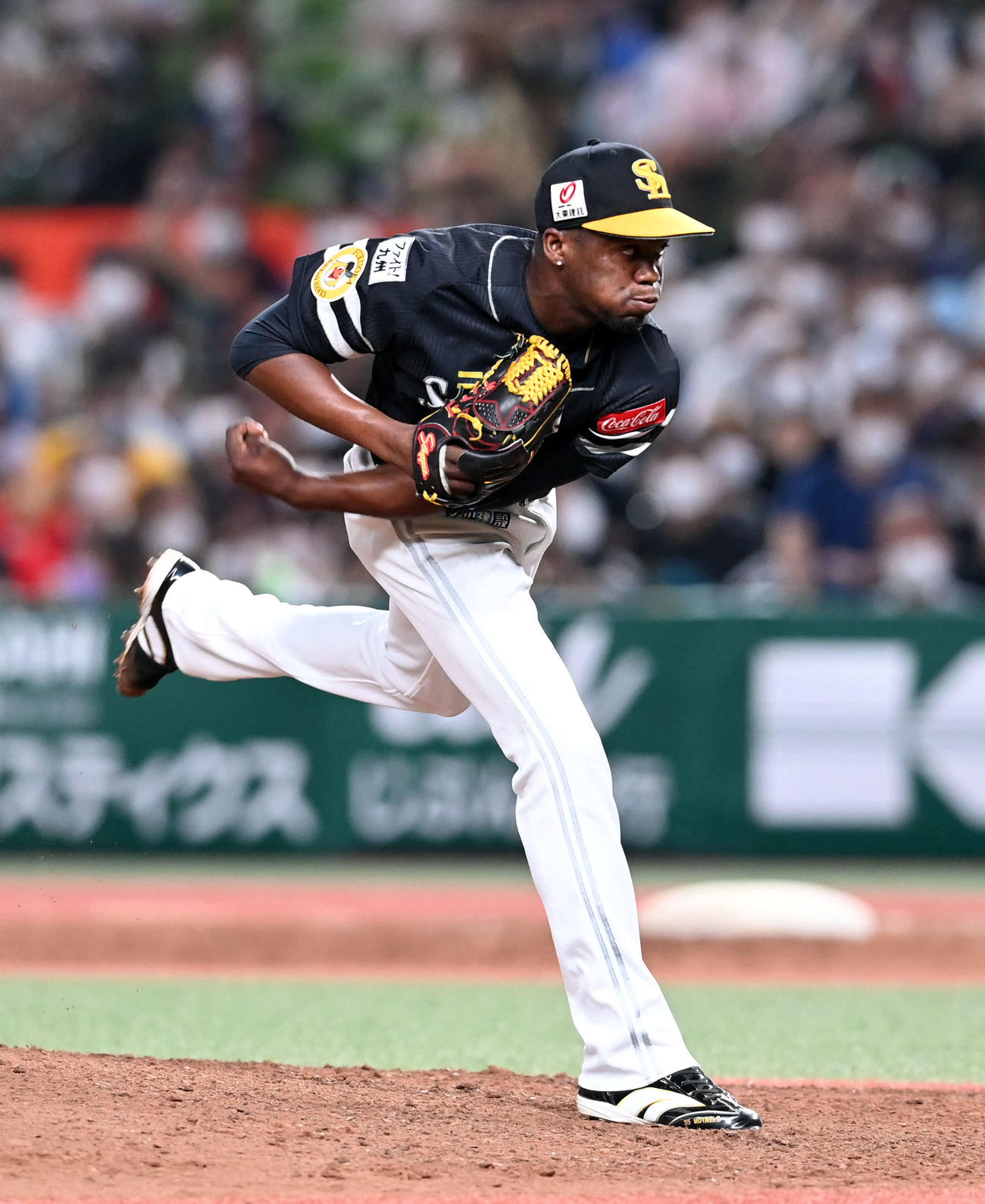 西武対ソフトバンク　9回からマウンドに上がったソフトバンクのモイネロ（撮影・たえ見朱実）