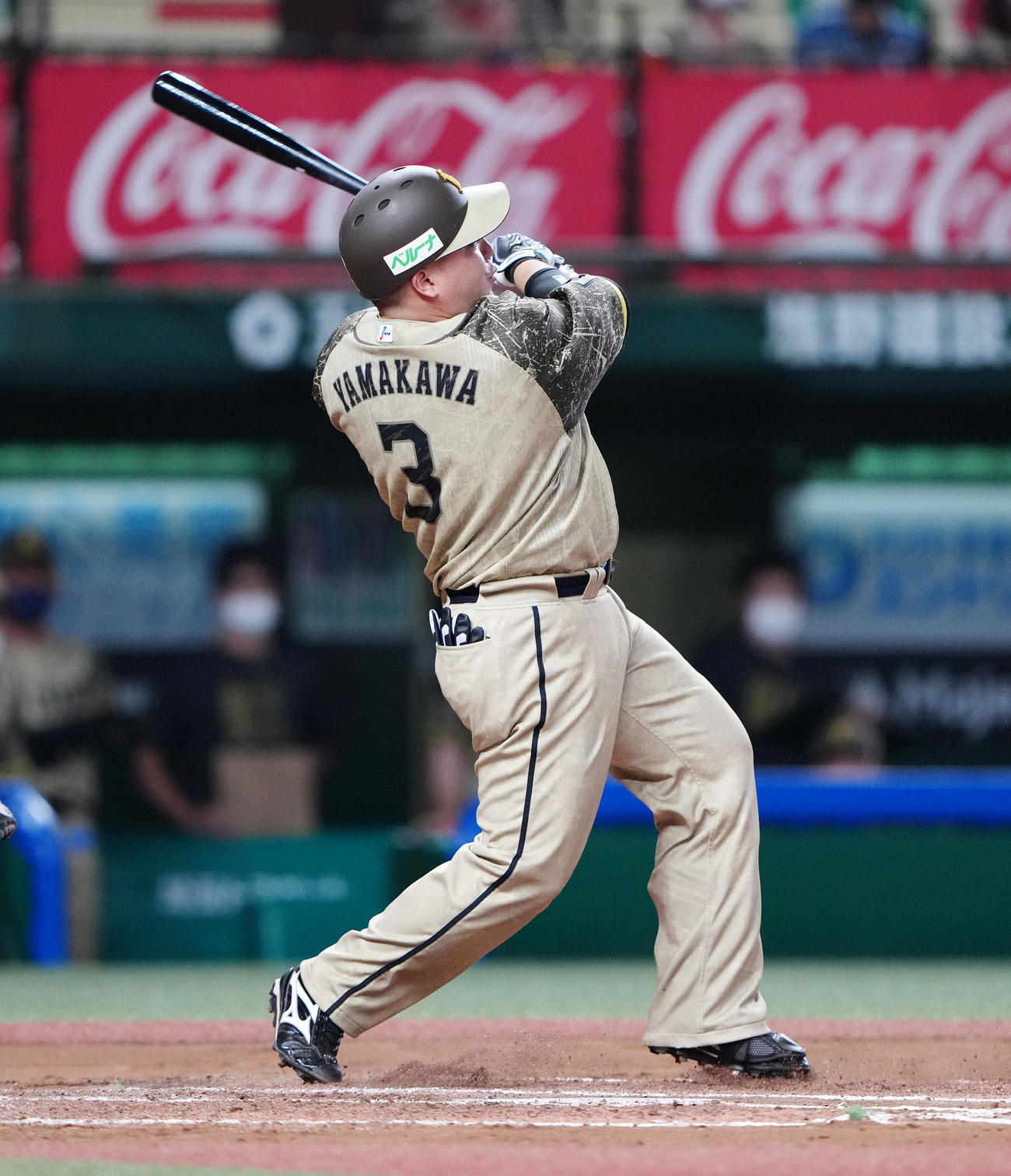西武対オリックス　6回裏西武無死一、三塁、左前に適時打を放つ山川（撮影・江口和貴）