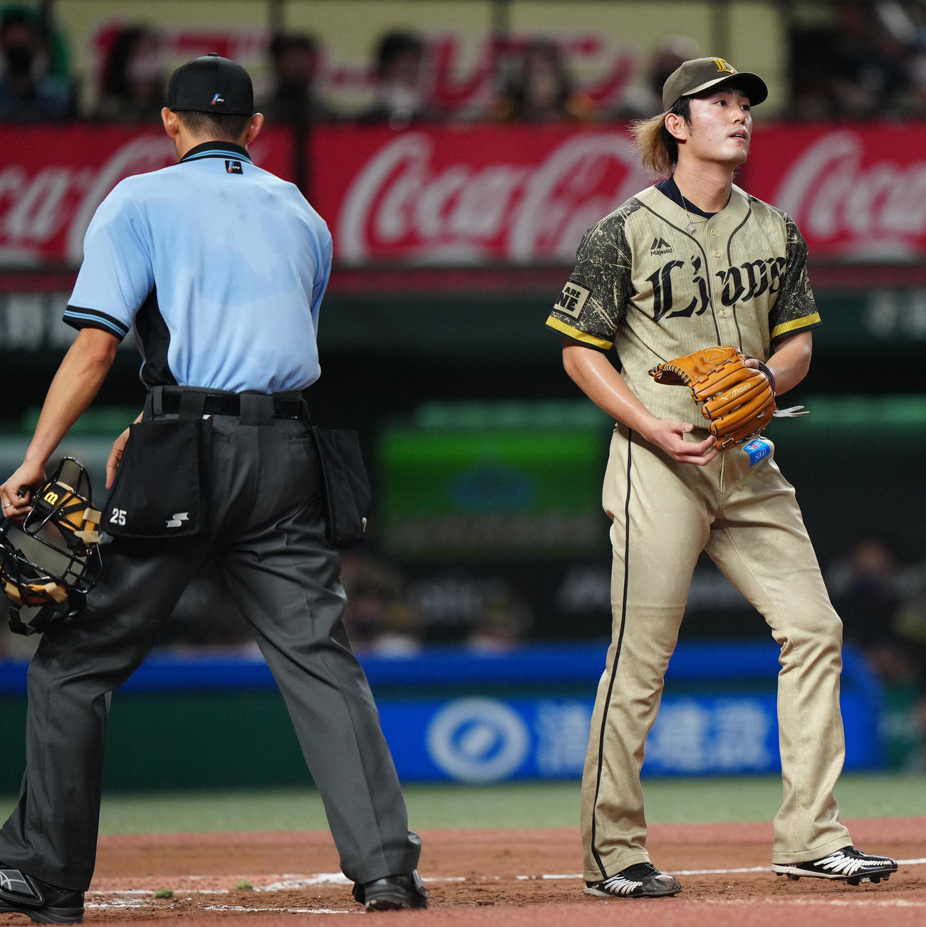 西武対オリックス　4回表オリックス2死満塁、打者マッカーシーの時、暴投で1点を許した今井（撮影・江口和貴）