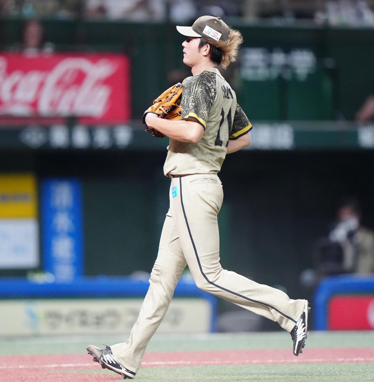 西武対オリックス　4回表オリックス2死満塁、打者マッカーシーの時、暴投で1点を許す今井（撮影・江口和貴）