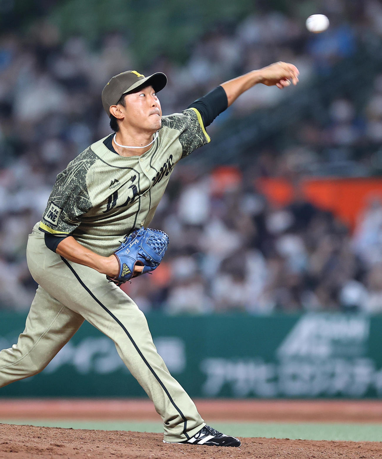 西武対オリックス　9回表、西武3番手で登板し力投する内海（撮影・垰建太）