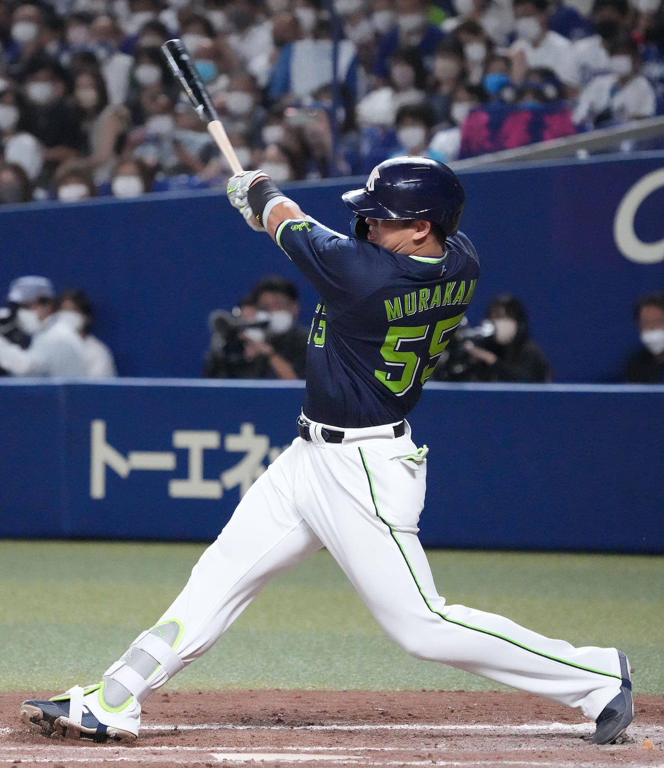 中日対ヤクルト　9回表ヤクルト1死、右前安打を放つ放つ村上（撮影・森本幸一）