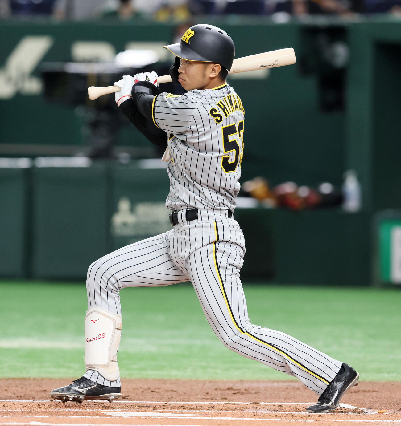 巨人対阪神　1回表阪神1死、島田は右前打を放つ（撮影・加藤哉）