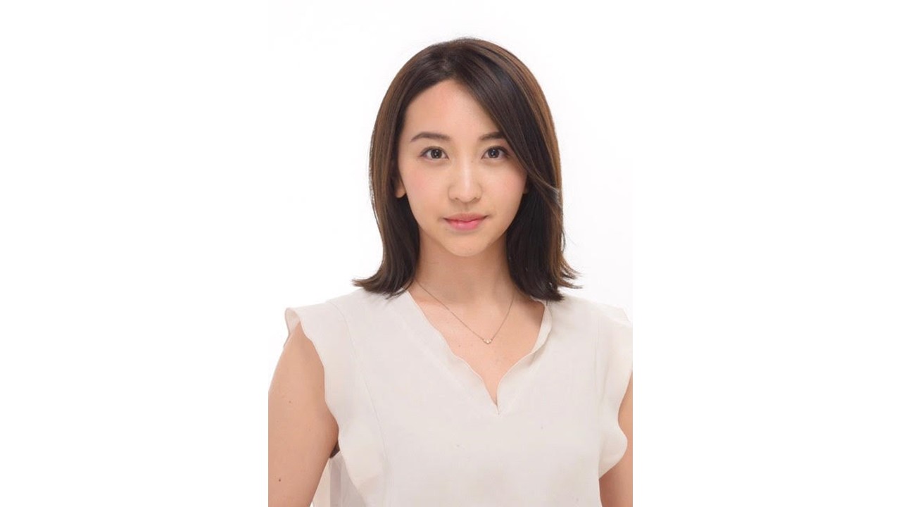 8月26日のロッテ－楽天戦（ZOZOマリン）で始球式を行うフリーアナウンサーの袴田彩会（ロッテ球団提供）