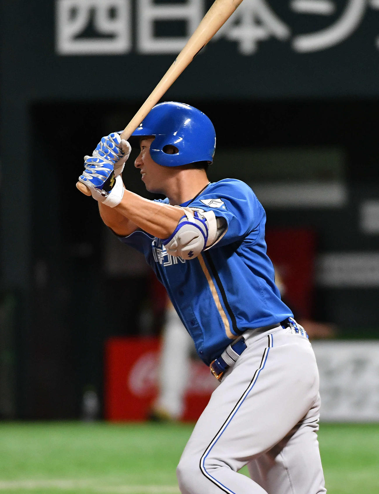 ソフトバンク対日本ハム　8回表日本ハム1死、松本剛は中前安打を放つ（撮影・岩下翔太）