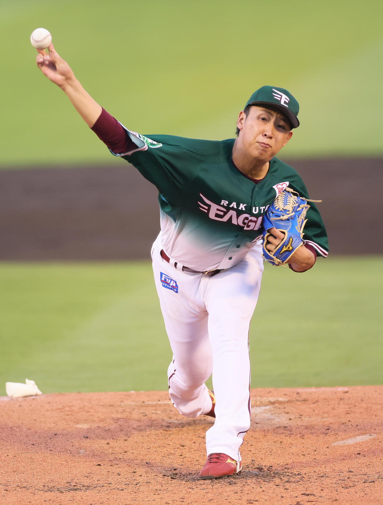 楽天対ロッテ　楽天先発の藤平（撮影・足立雅史）
