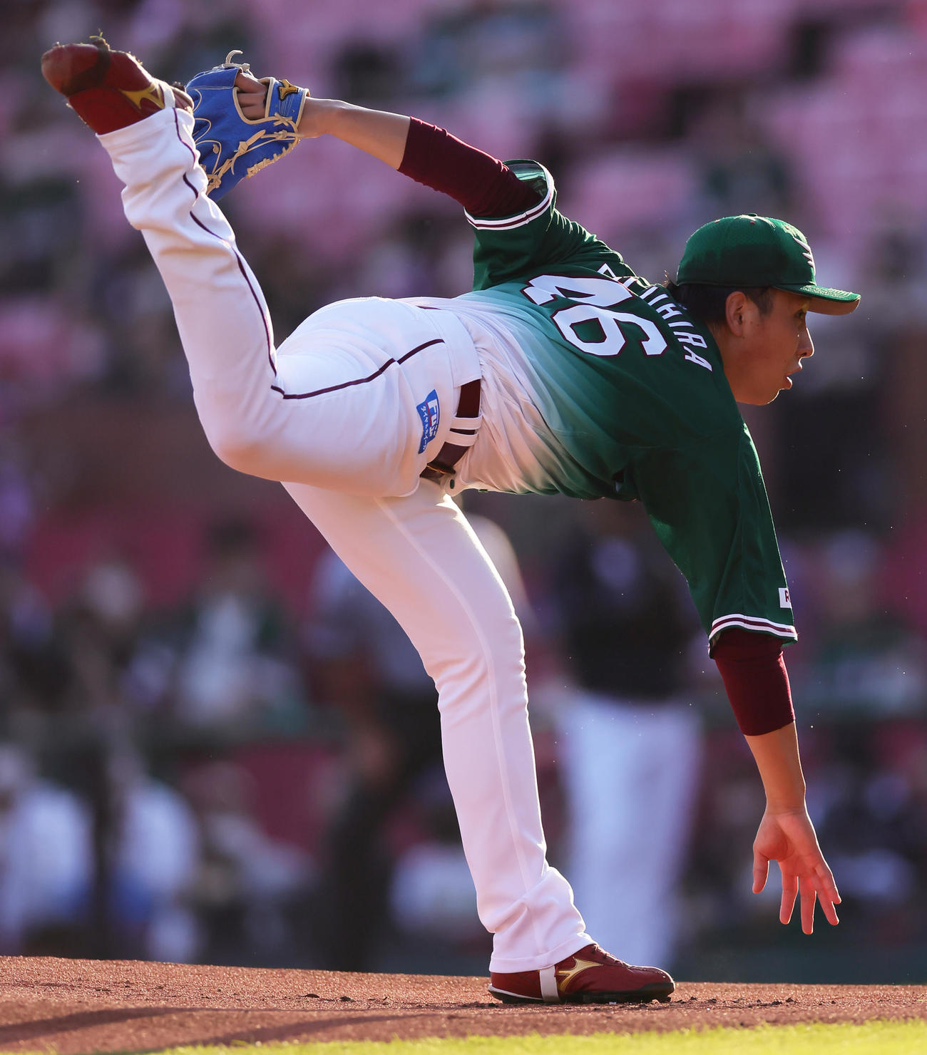 楽天対ロッテ　楽天先発の藤平（撮影・足立雅史）
