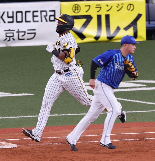 阪神対DeNA 4回裏阪神2死満塁、ロハス・ジュニアは三ゴロに倒れる（撮影・上田博志）