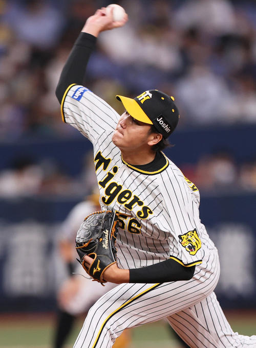 阪神対DeNA 8回、阪神4番手で登板の小林（撮影・上山淳一）
