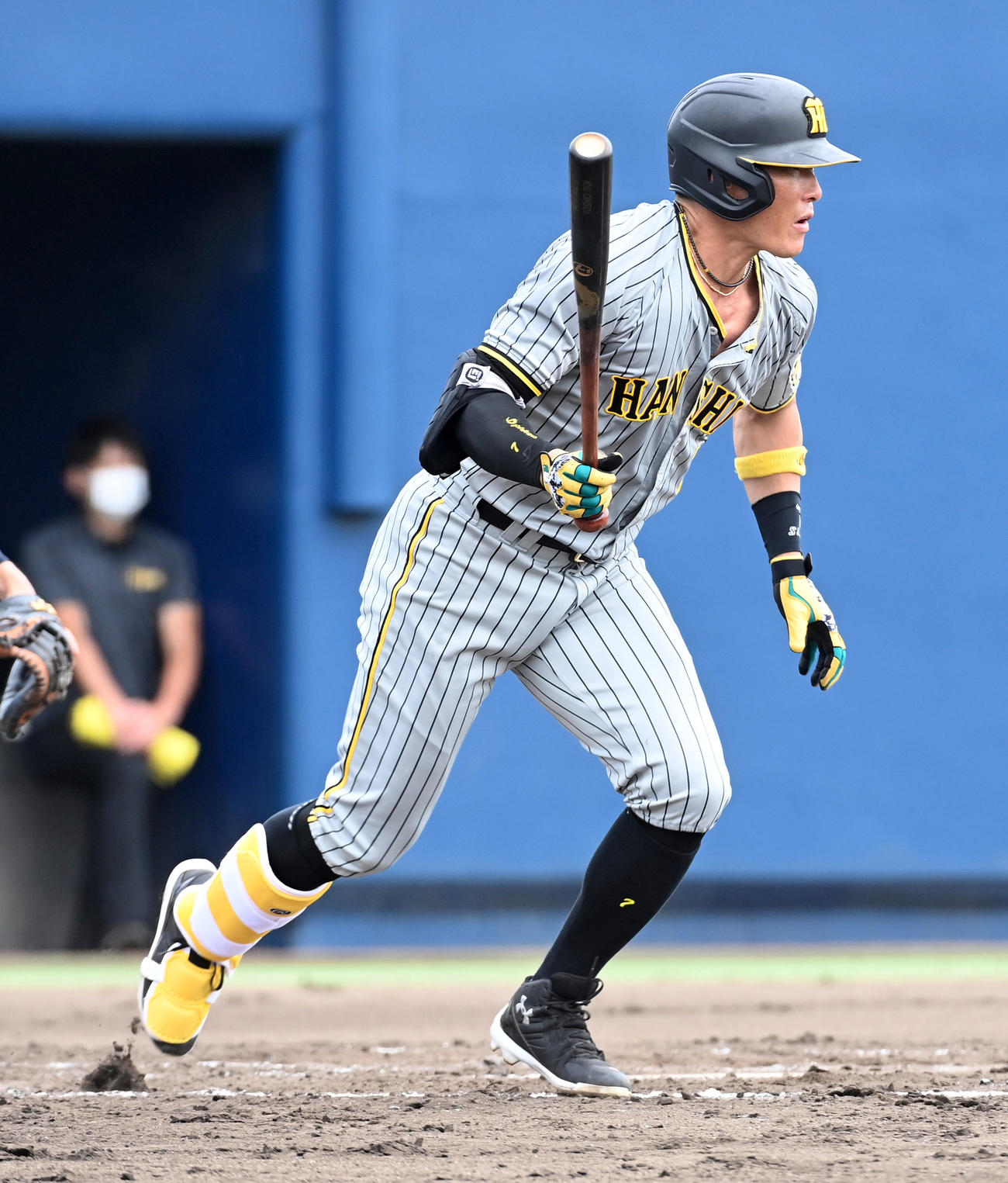 オリックス対阪神　3回表阪神1死三塁、糸井は走者を迎え入れる二塁ゴロを放つ（撮影・前岡正明）
