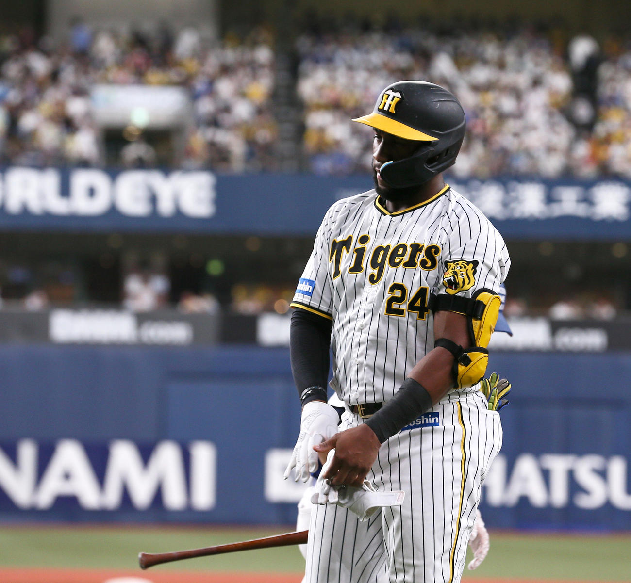 阪神対DeNA 4回裏阪神2死満塁、代打ロハス・ジュニアは三ゴロに倒れる（撮影・上山淳一）