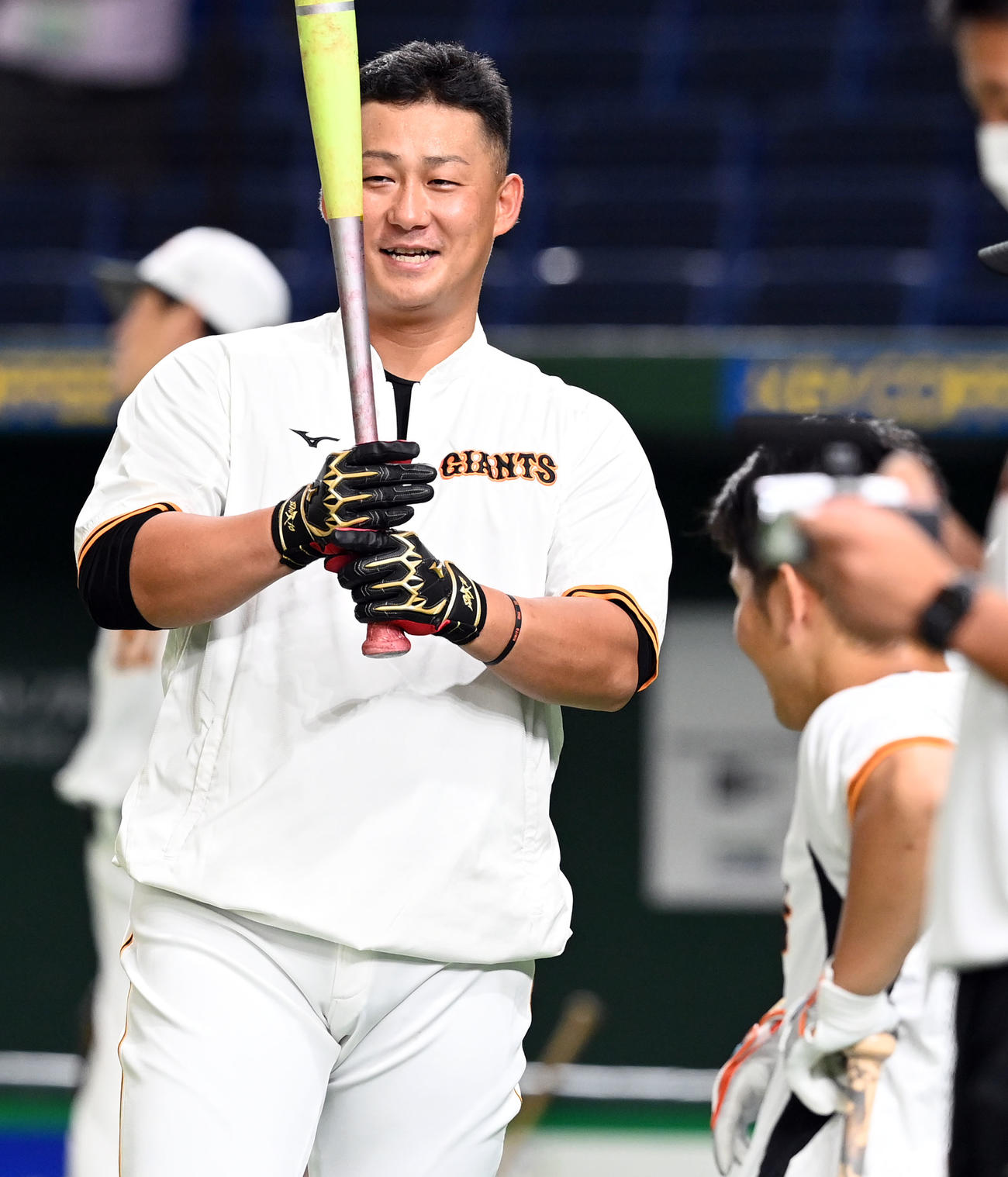 巨人対中日　練習中、笑顔を見せる巨人中田（撮影・たえ見朱実）
