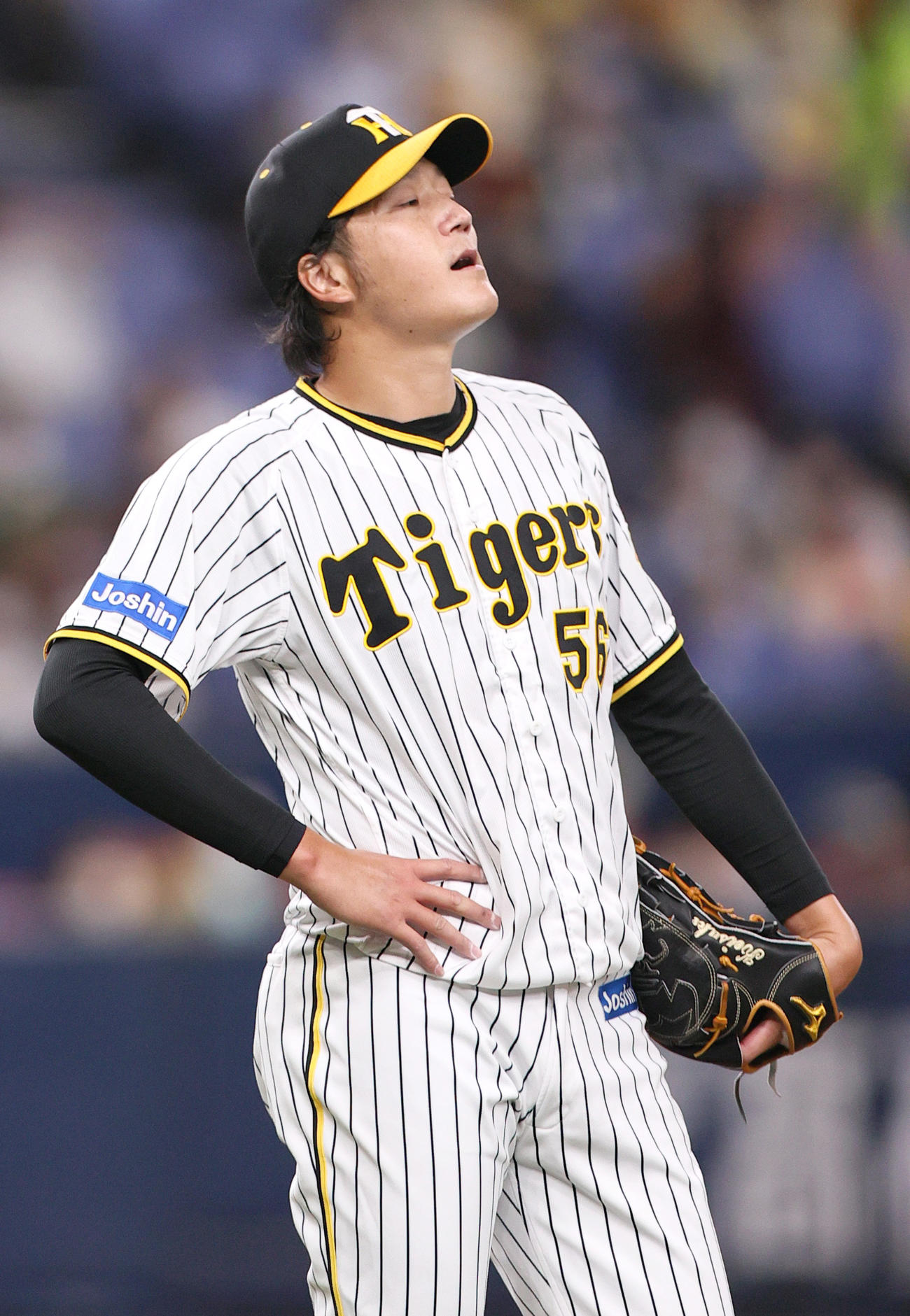 阪神対DeNA 9回表DeNA2死、小林は佐野に右越え本塁打を浴びる（撮影・上山淳一）
