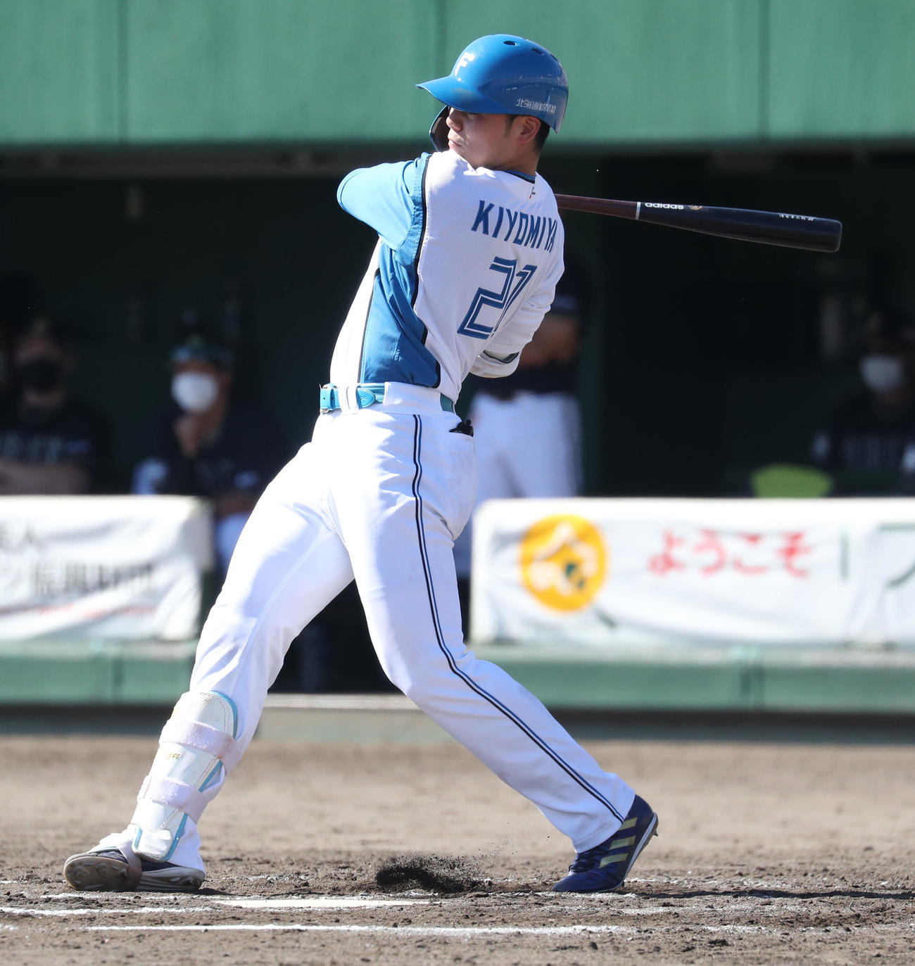 日本ハム対オリックス　4回裏日本ハム2死一、二塁、清宮は同点となる右前適時打を放つ（撮影・佐藤翔太）