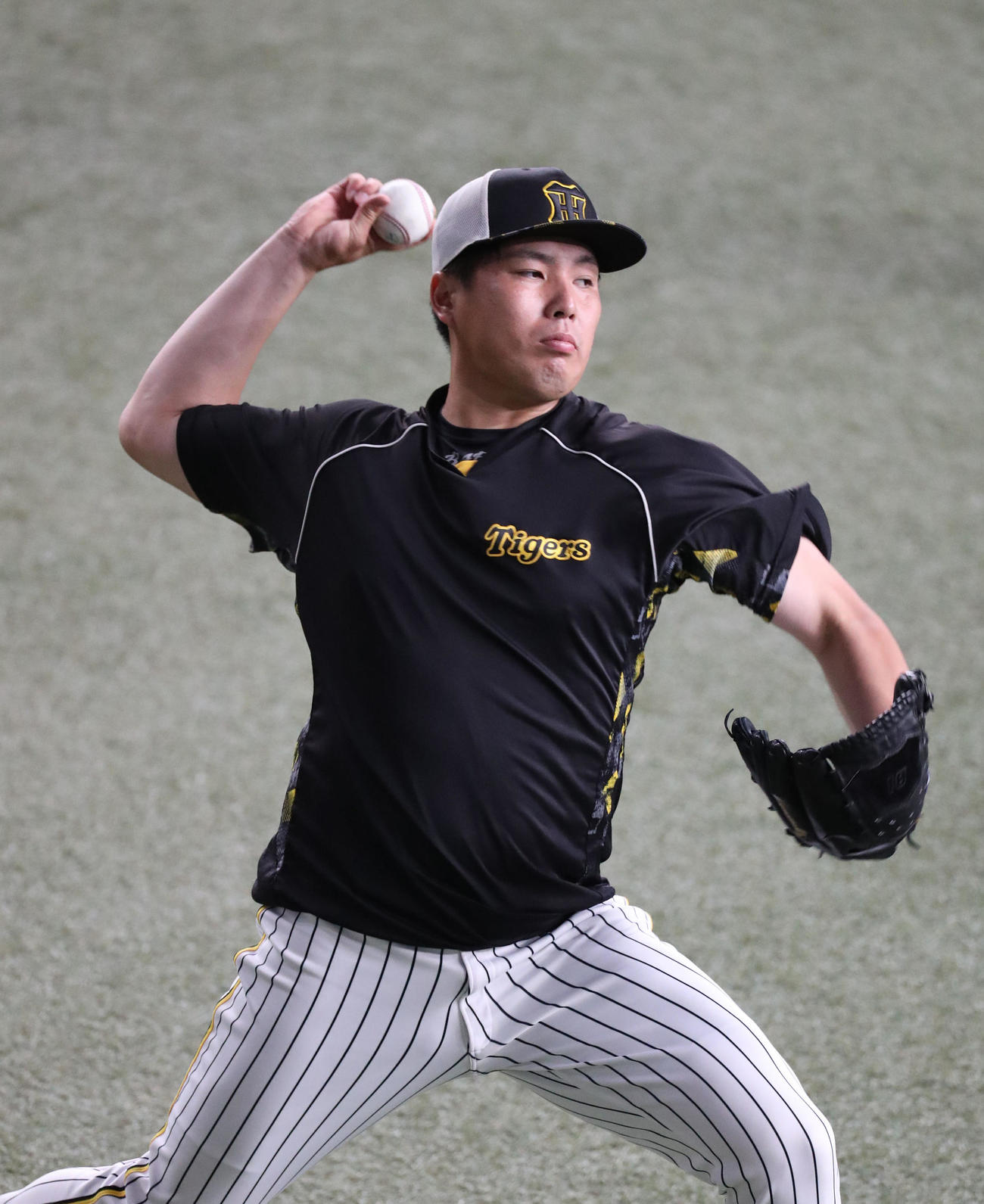 阪神対DeNA　一軍に合流してキャッチボールする馬場（撮影・白石智彦）