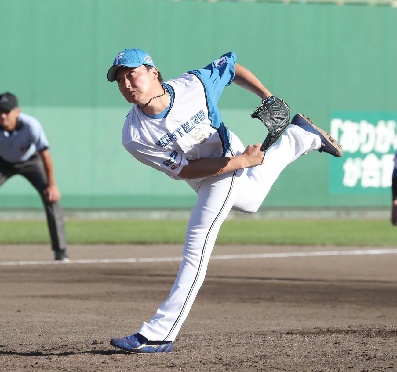 日本ハム対オリックス　8回に登板の石川直（撮影・黒川智章）