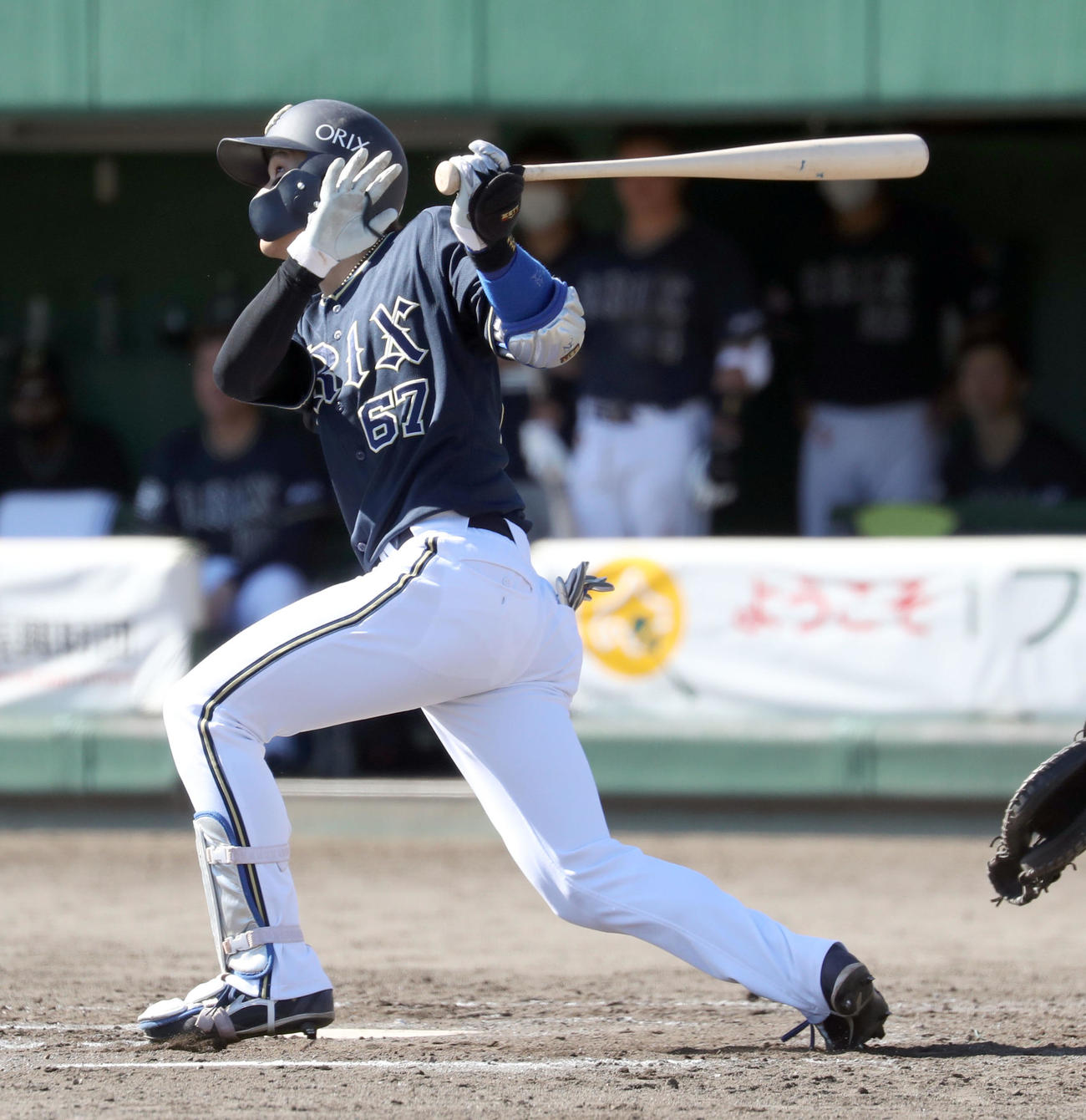 日本ハム対オリックス　5回表オリックス2死三塁、中川圭は逆転となる左越え2点本塁打を放つ（撮影・佐藤翔太）