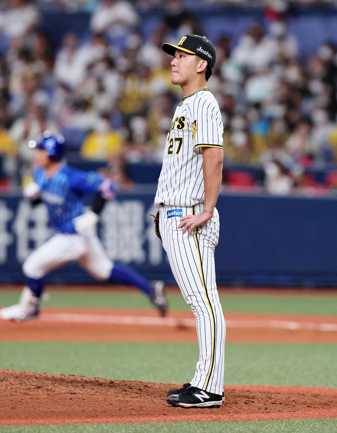 阪神対DeNA 7回表DeNA2死満塁、伊藤将は桑原に左越え満塁本塁打を被弾（撮影・加藤哉）