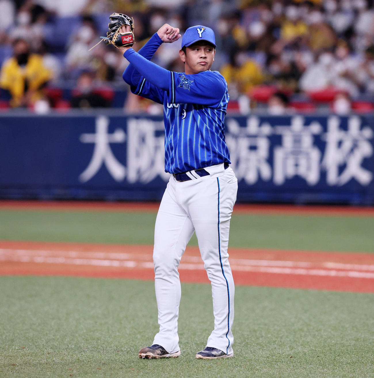 阪神対DeNA 9回裏阪神2死一、二塁、山崎は糸原を中飛に仕留め通算200セーブを達成（撮影・加藤哉）