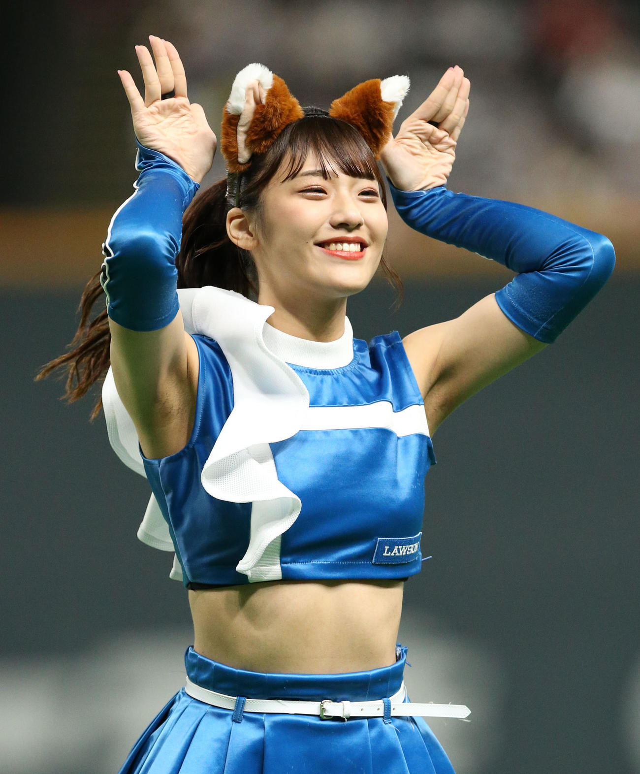 「きつねダンス」を踊るファイターズガール（2022年8月16日撮影）