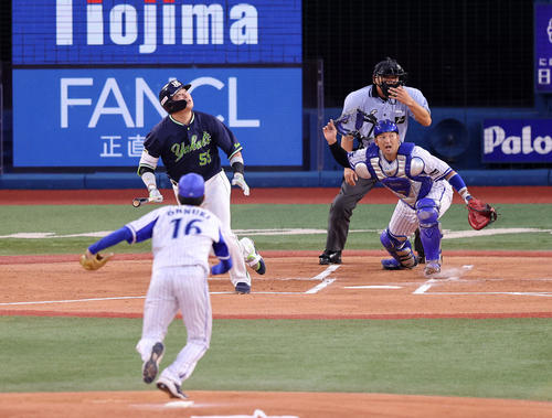 DeNA対ヤクルト　1回表ヤクルト1死一、三塁、村上は投ゴロ、投手はDeNA大貫（撮影・鈴木正人）