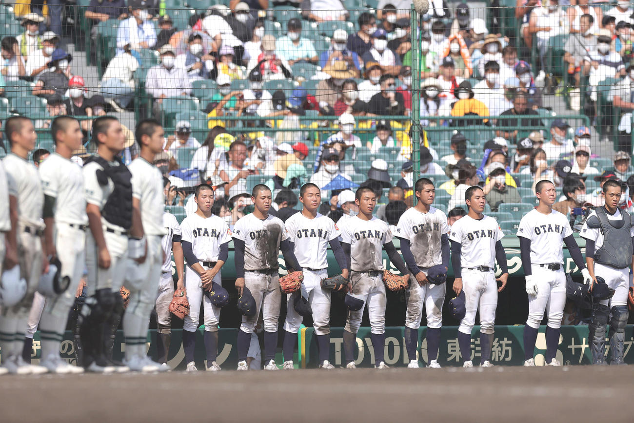 22年8月9日、全国高校野球　二松学舎大付と対戦した札幌大谷ナイン