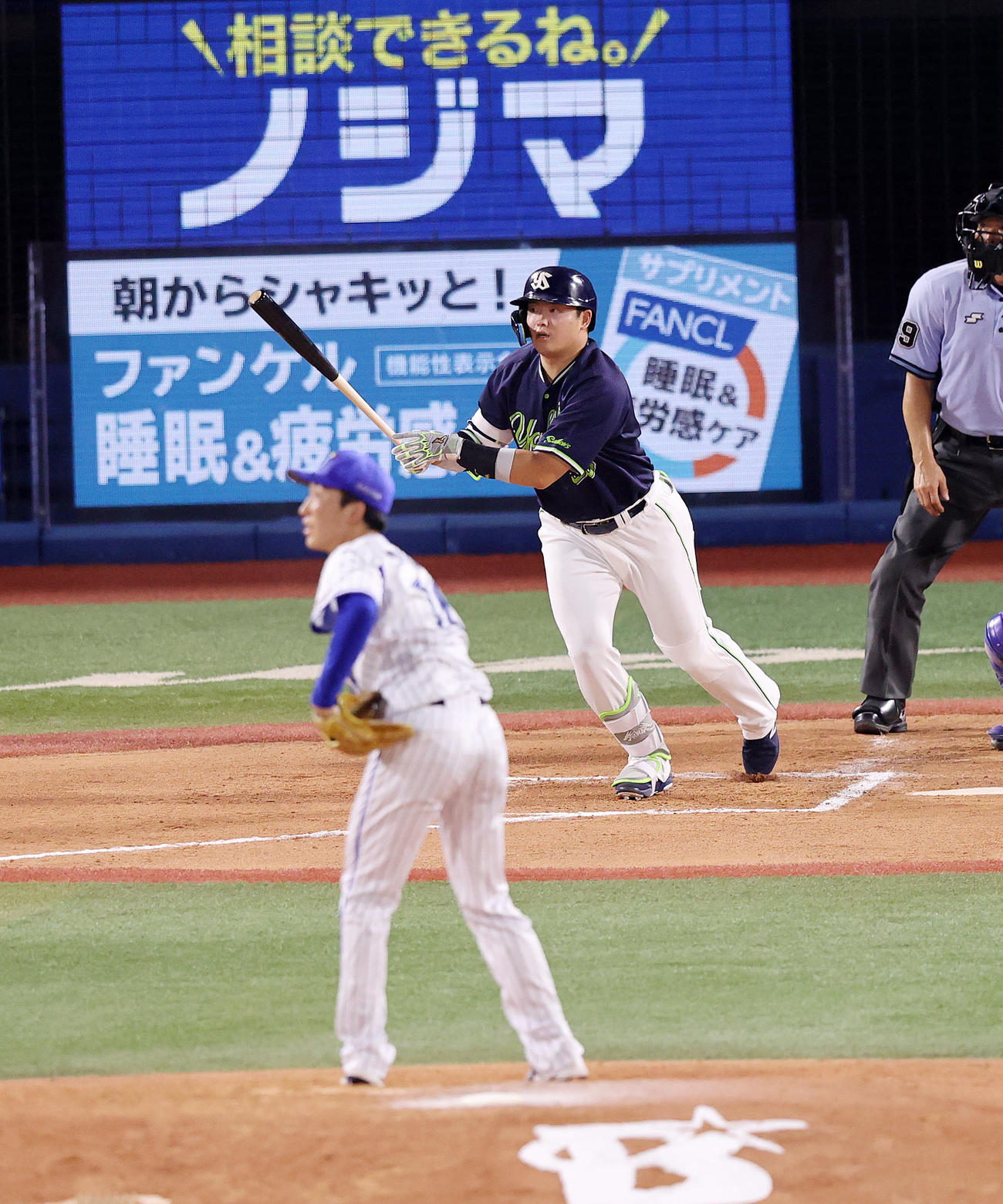 DeNA対ヤクルト　6回表ヤクルト無死一、二塁、村上は右越え3点本塁打を放つ、投手は大貫（撮影・鈴木正人）