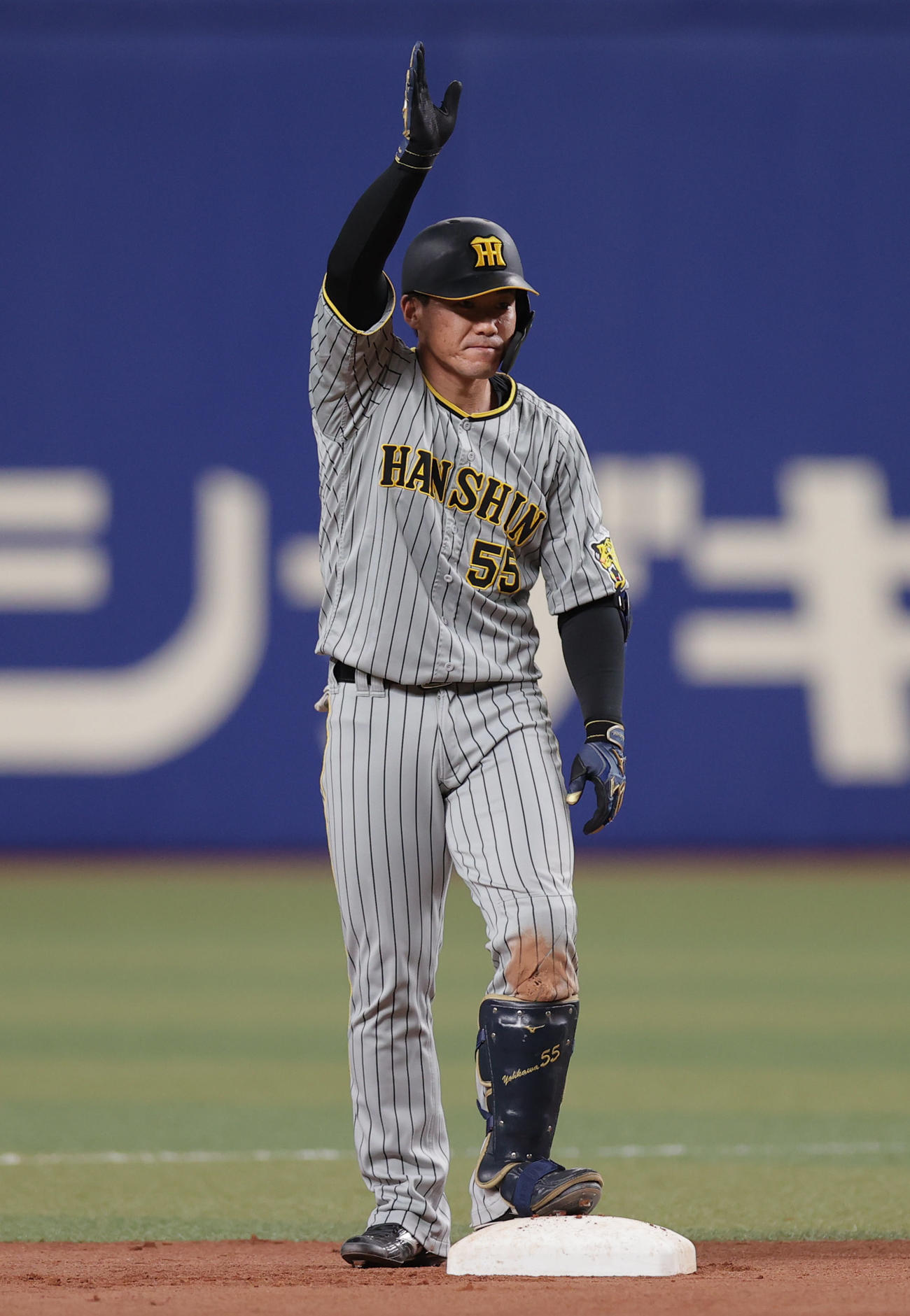 中日対阪神　6回表阪神2死一、二塁、左越え2点適時二塁打を放った陽川（撮影・前田充）