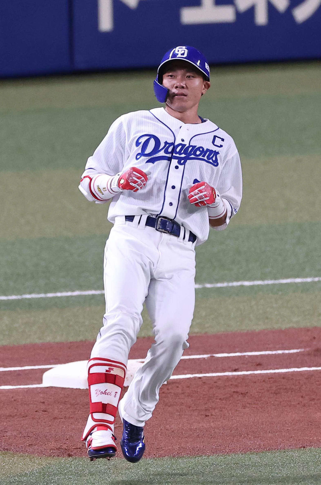 阪神対中日　1回裏中日無死二塁、大島は右前安打を放つ（撮影・上田博志）