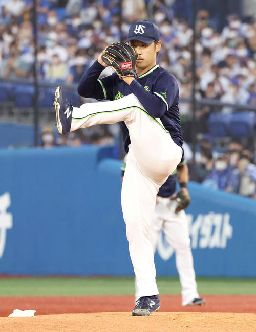 DeNA対ヤクルト 力投するヤクルト先発小川(撮影・丹羽敏通)