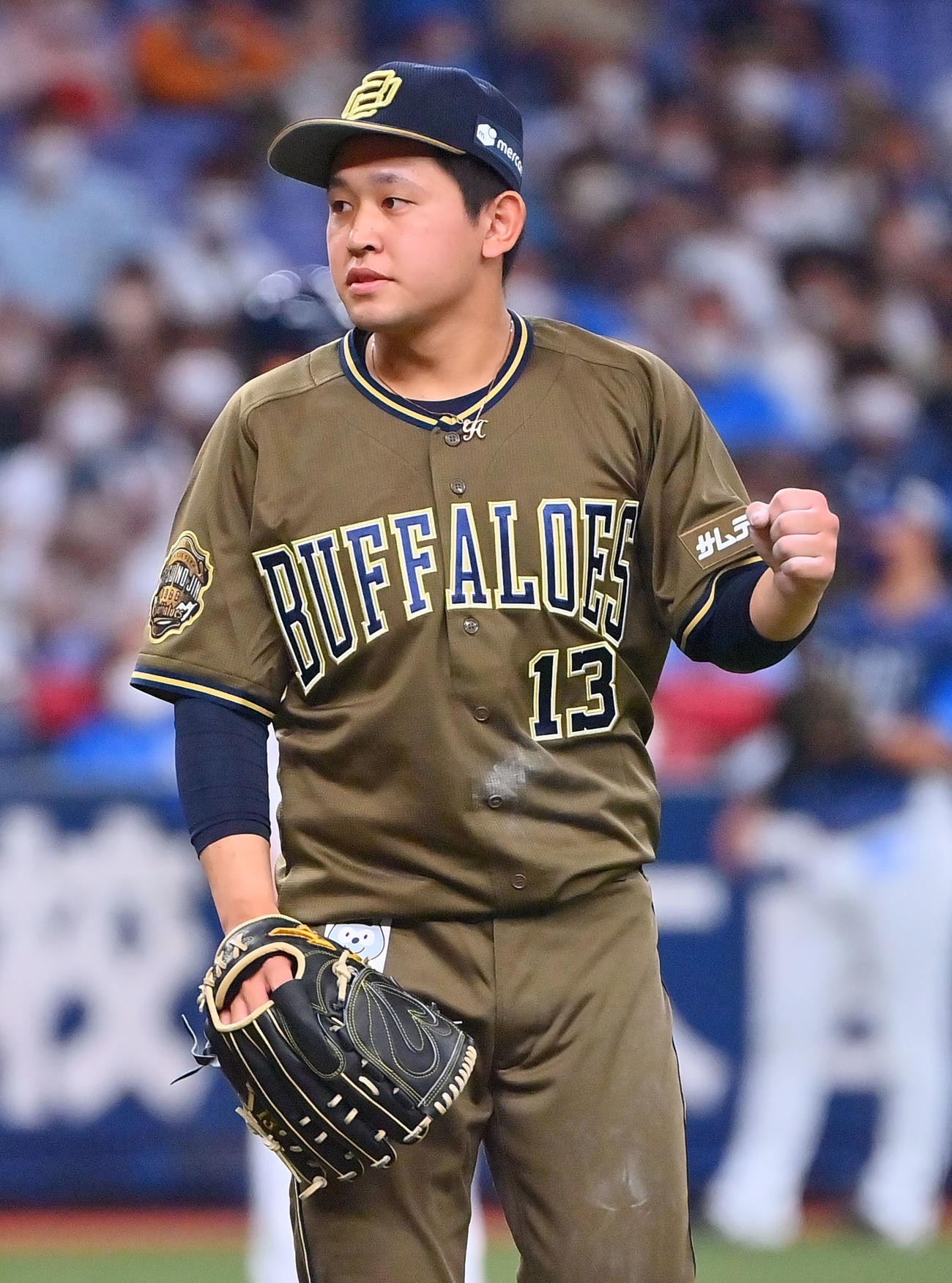 オリックス対西武　3回のピンチを無失点でしのぎガッツポーズする宮城（撮影・和賀正仁）