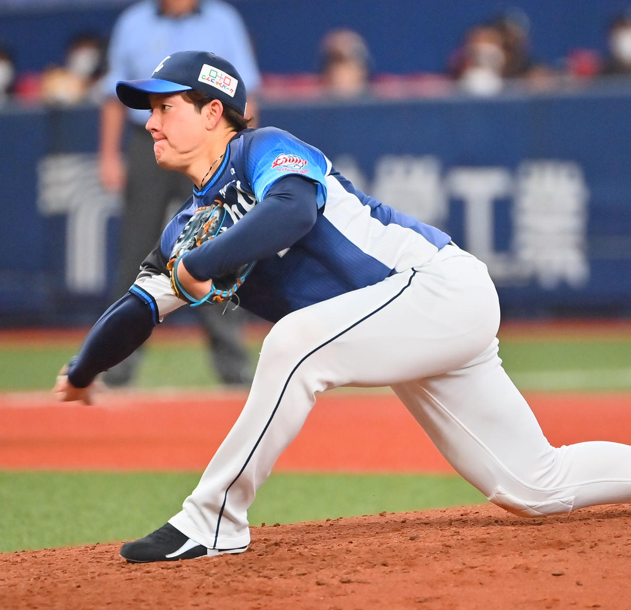 オリックス対西武　西武先発の與座（撮影・和賀正仁）