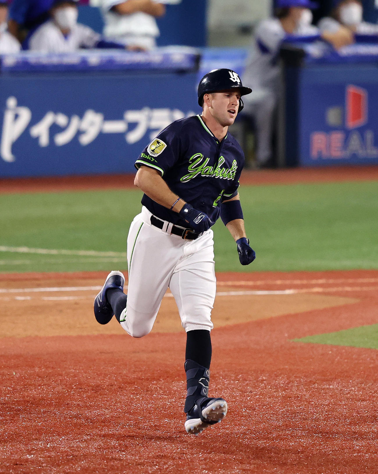 DeNA対ヤクルト　3回表ヤクルト1死、キブレハンは左越えソロ本塁打を放つ（撮影・鈴木正人）