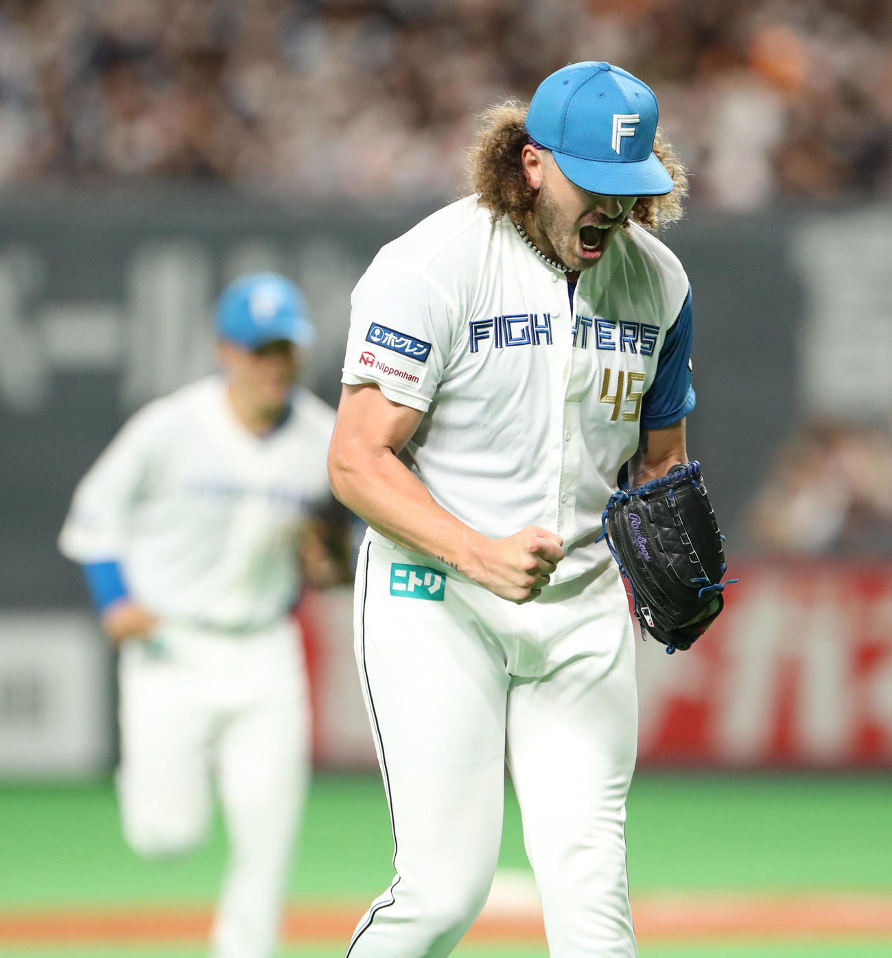 日本ハム対ソフトバンク　8回表ソフトバンク2死、谷川原を三振にとりほえるコディ・ポンセ（撮影・佐藤翔太）