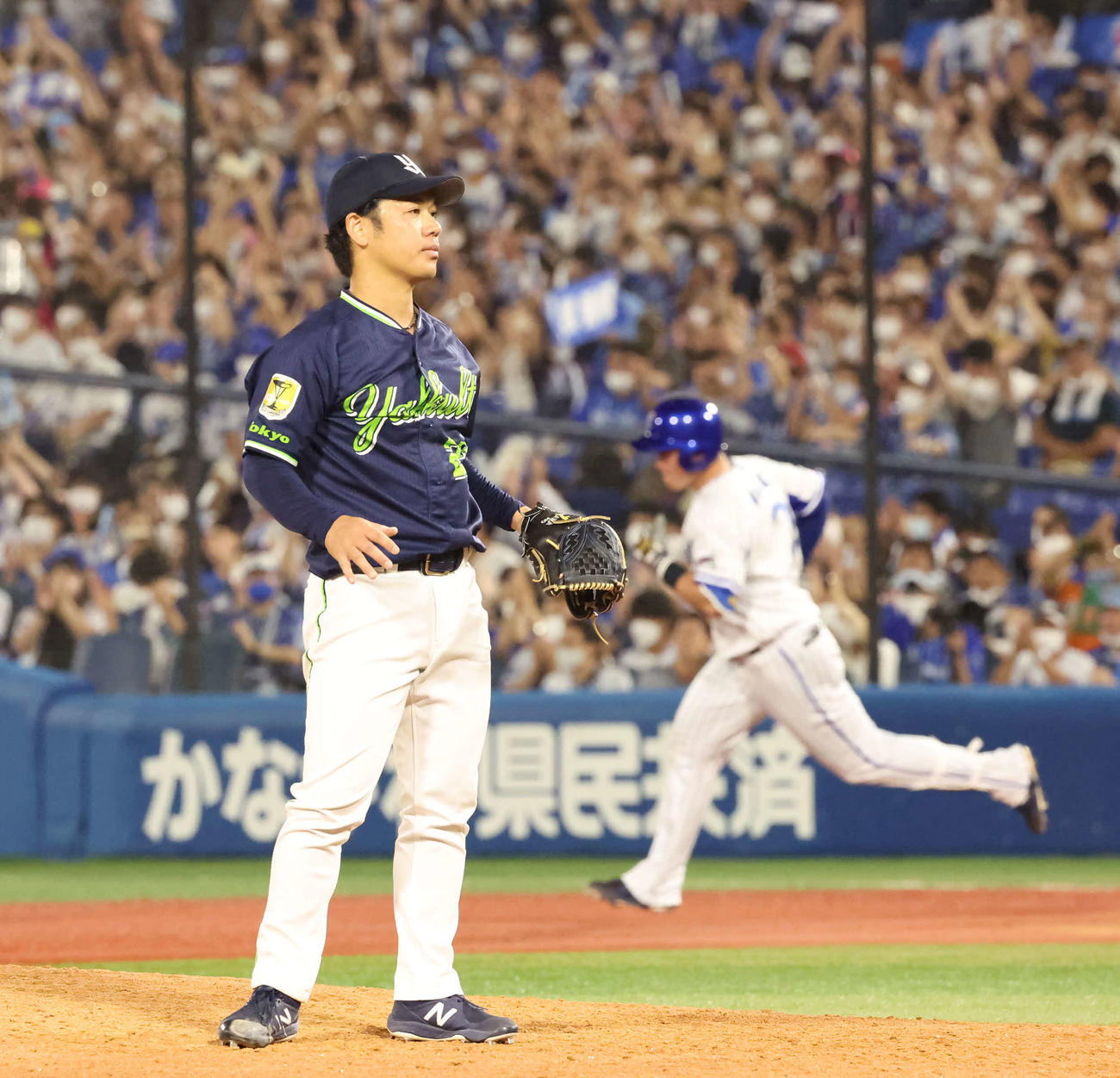 DeNA対ヤクルト　6回裏DeNA1死、牧に本塁打を打たれた先発小川（撮影・丹羽敏通）
