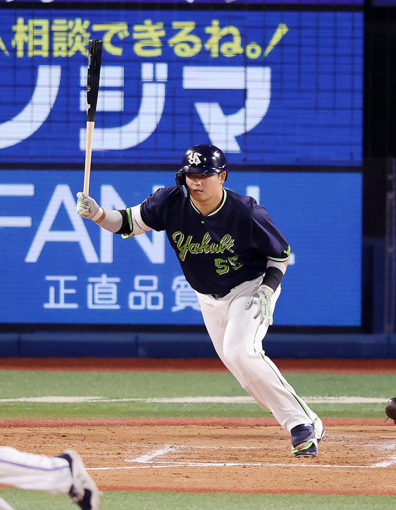 DeNA対ヤクルト　4回表ヤクルト1死一、二塁、村上は右前適時打を放つ（撮影・鈴木正人）